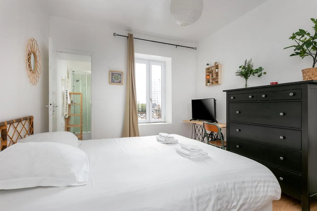 Apartment Pentadur, Duplex 3 Chambres Sdb Privatives, A 5 Min Du Tram, Hypercentre Brest
